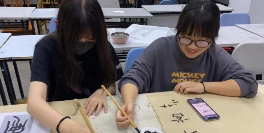 北京語言大學留學服務中心藝術班