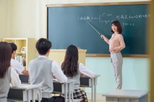 2025年中國海洋大學海外交流中心國際航空服務專業報考條件