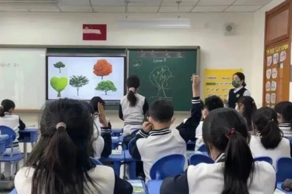 北京市忠德學(xué)校精彩了課堂豐富了成長！