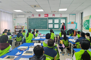 華油榮德小學(xué)英語“365高效課堂”教學(xué)紀(jì)實(shí)——符合中國兒童學(xué)習(xí)英語的課堂