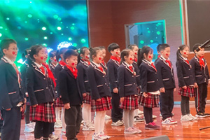 三河市燕橋?qū)W校小學舉辦國慶年級組班歌活動：歌聲嘹亮，唱響燕橋！