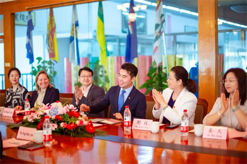 北京中加學(xué)校攜手美國(guó)ACT考試中心打造國(guó)際教育新高地g