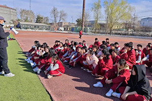 北京市豐臺(tái)區(qū)新北賦學(xué)校高一年級(jí)開(kāi)展心理拓展活動(dòng)：攜手同行，筑夢(mèng)青春！